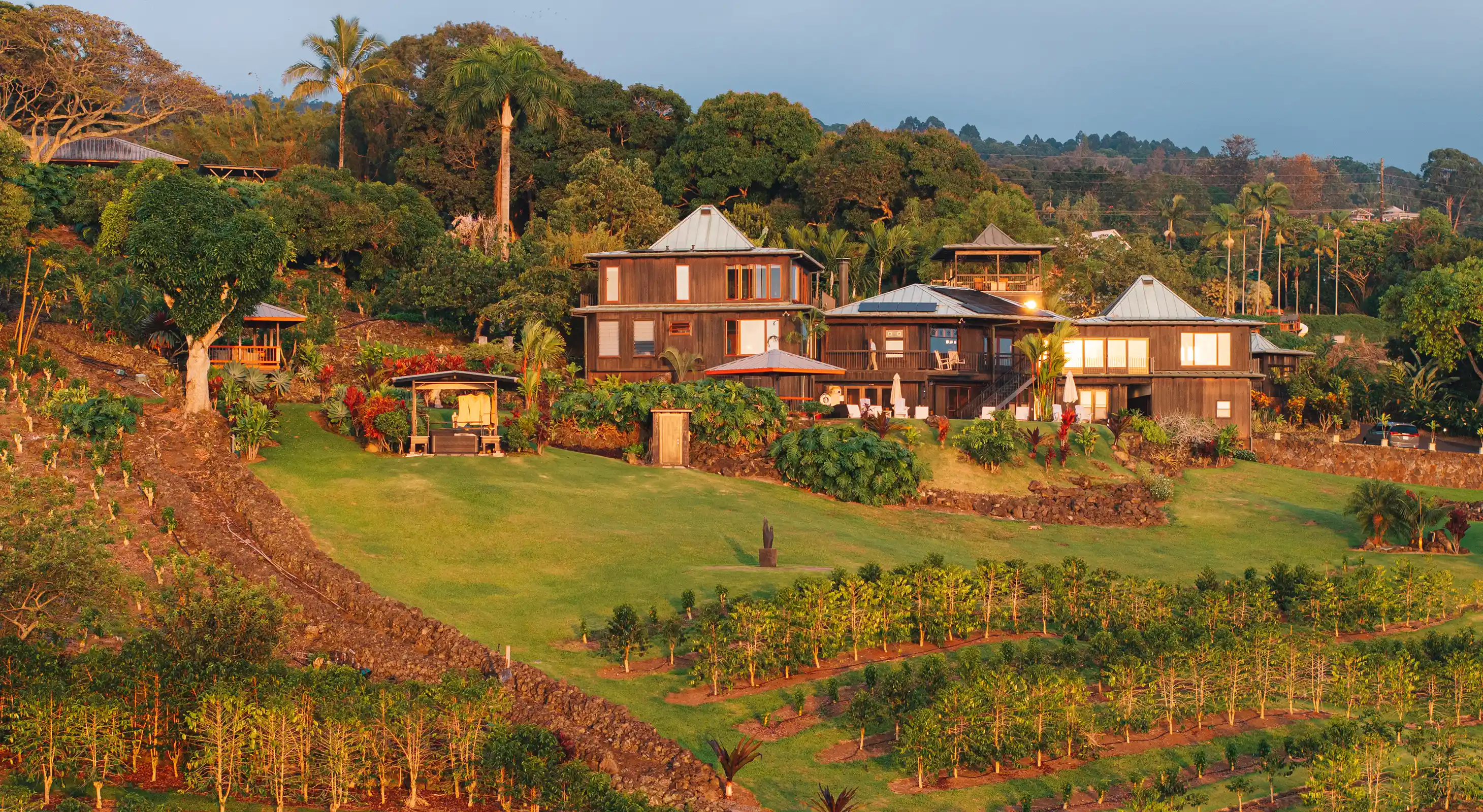 Big Island bed and breakfast with panoramic views and lush gardens